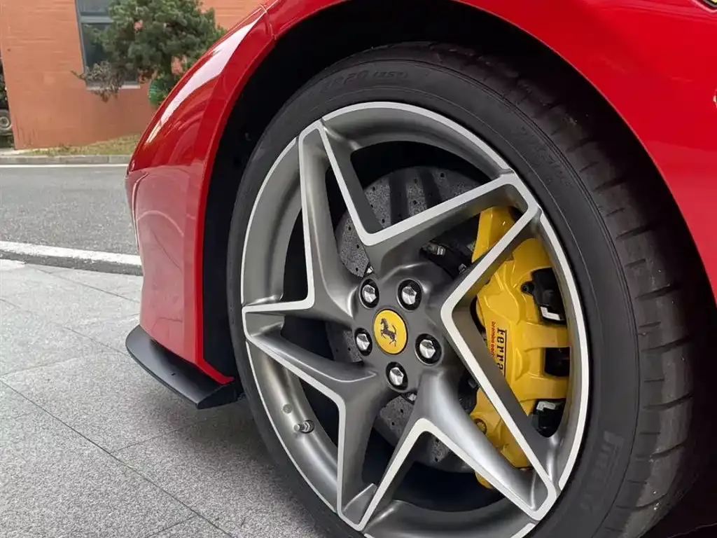 Ferrari F8 — фото 6