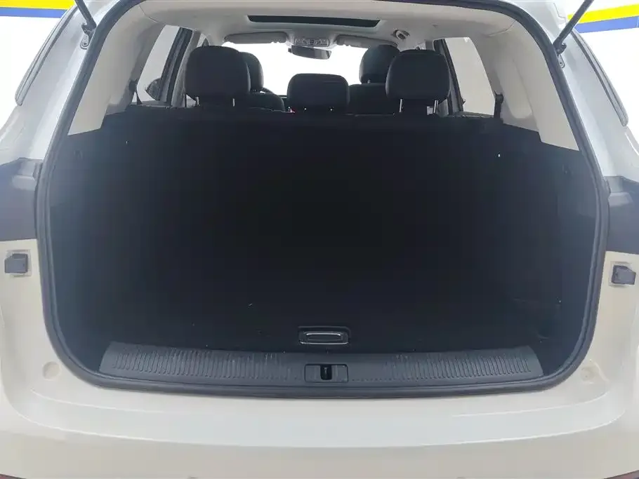 Roewe RX5 MAX — фото 3