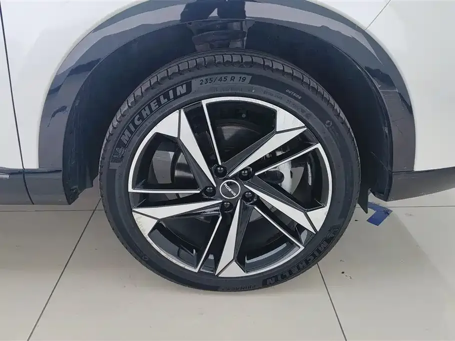Roewe RX5 MAX — фото 10
