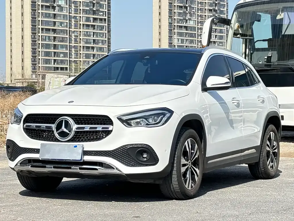 Mercedes-Benz GLA — фото 1