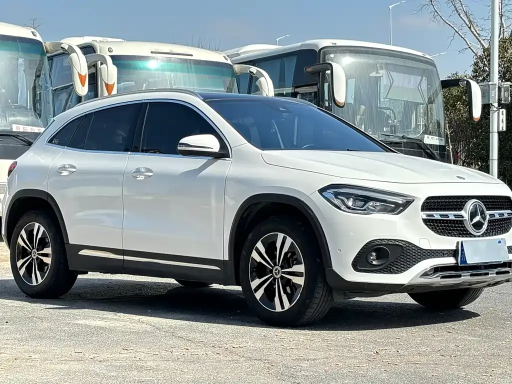 Mercedes-Benz GLA — фото 10