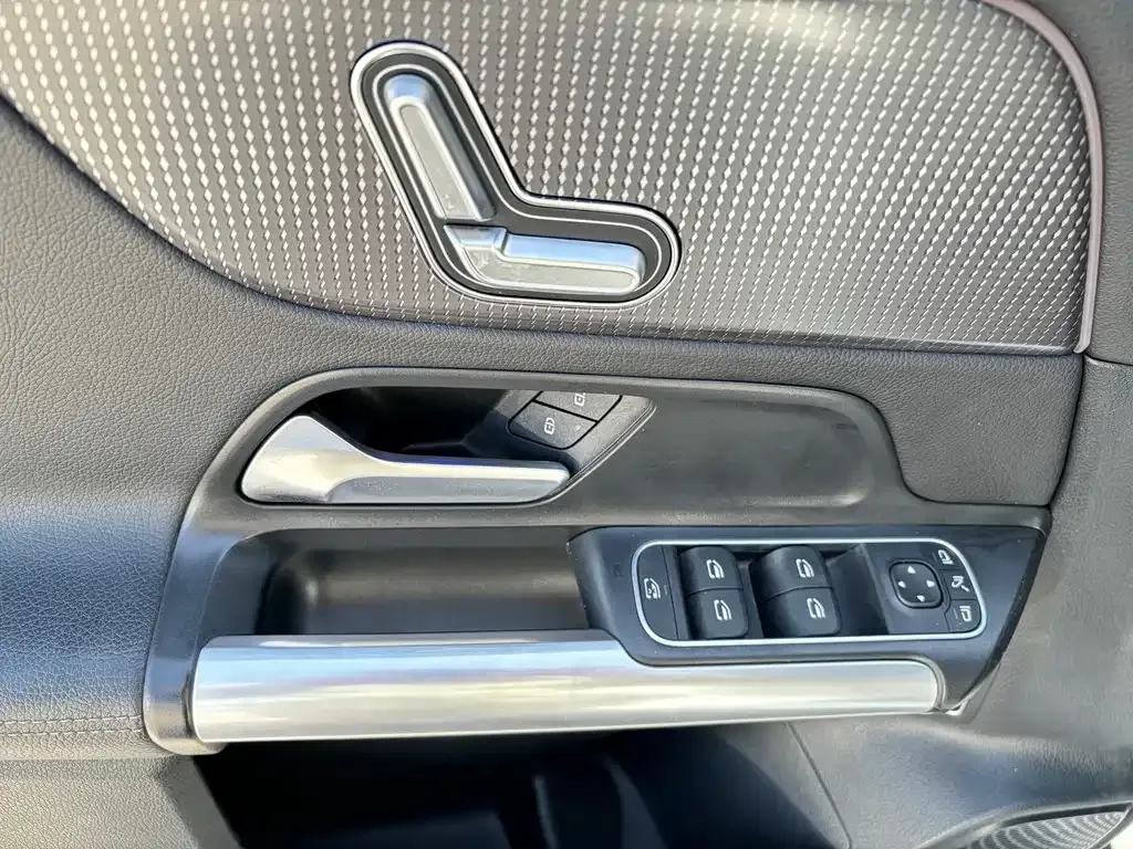 Mercedes-Benz GLA — фото 5