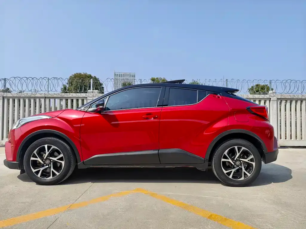 Toyota C-HR — фото 2