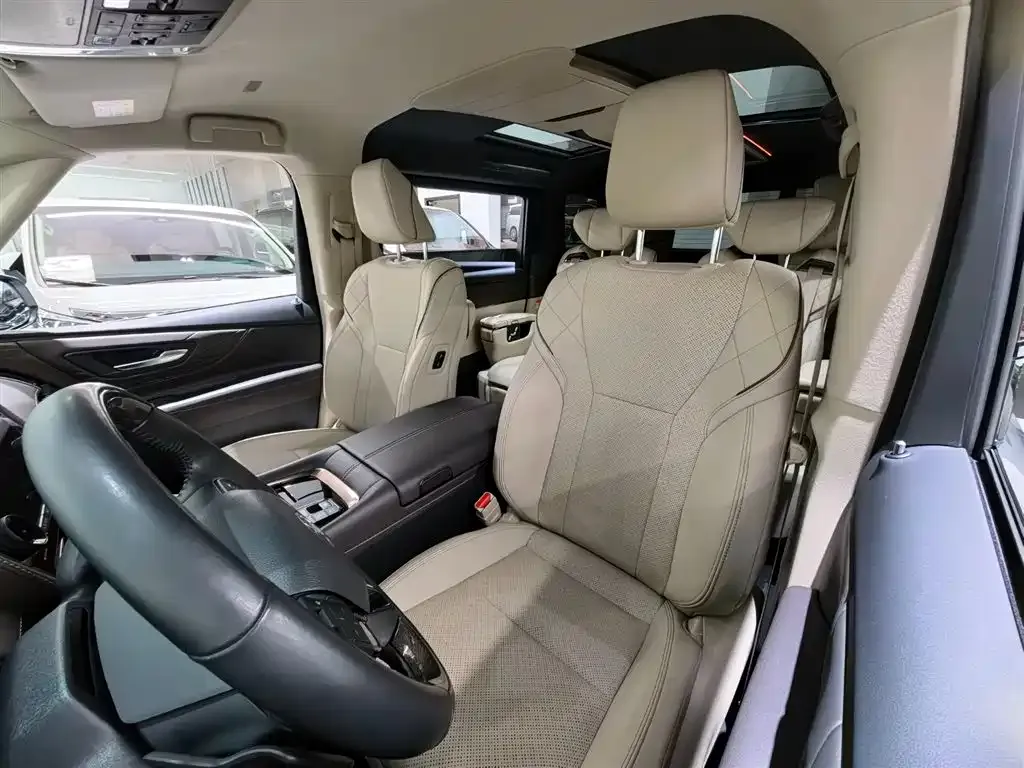Toyota Alphard — фото 10