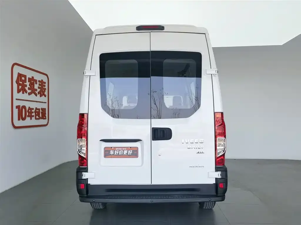 IVECO Ousheng — фото 2