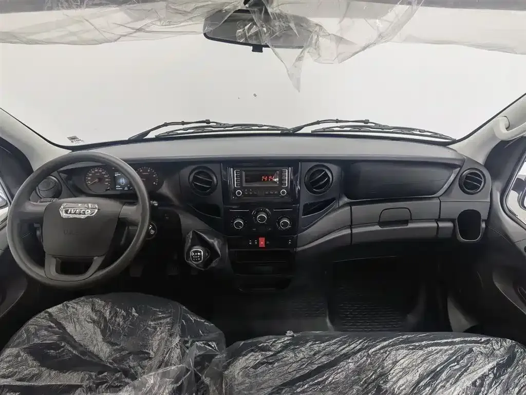 IVECO Ousheng — фото 7