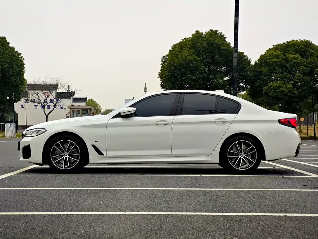 BMW 5 Series (Import) — фото 9