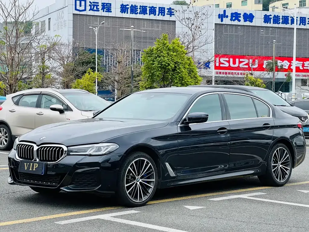 BMW 5 Series — фото 1