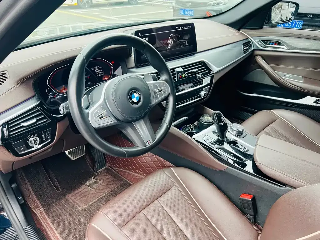 BMW 5 Series — фото 4