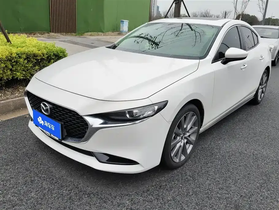 Mazda 3 Axela — фото 1