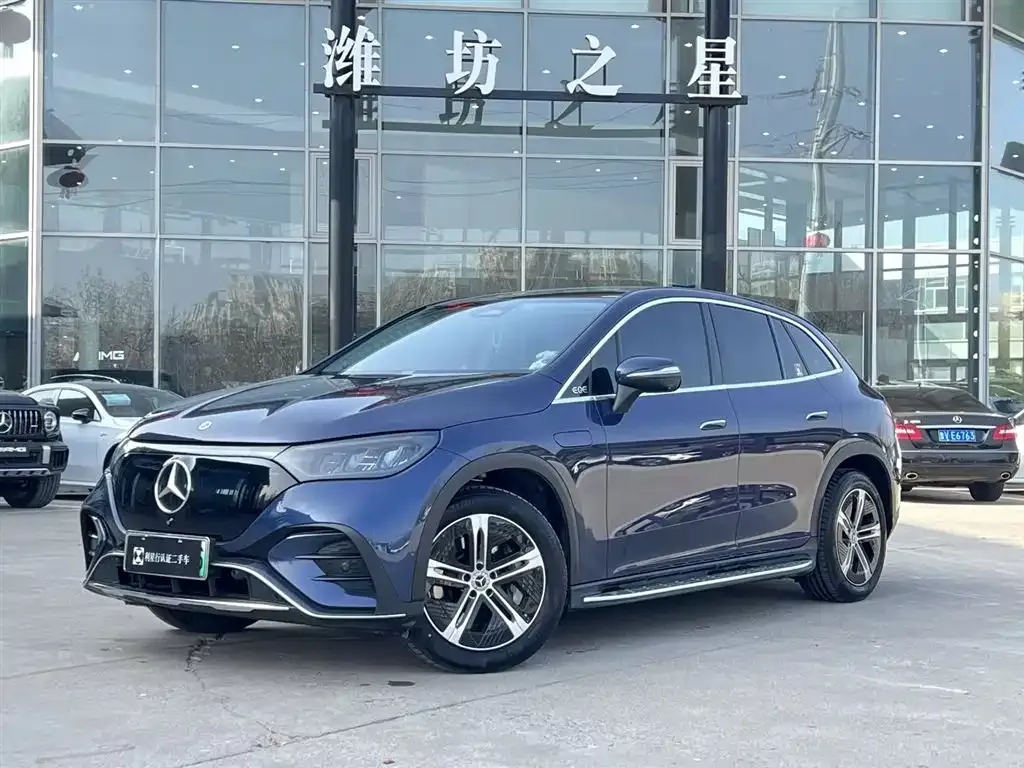 Mercedes-Benz EQE SUV — фото 1