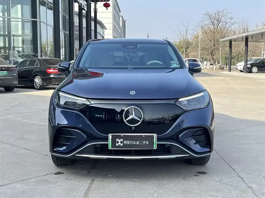 Mercedes-Benz EQE SUV — фото 10