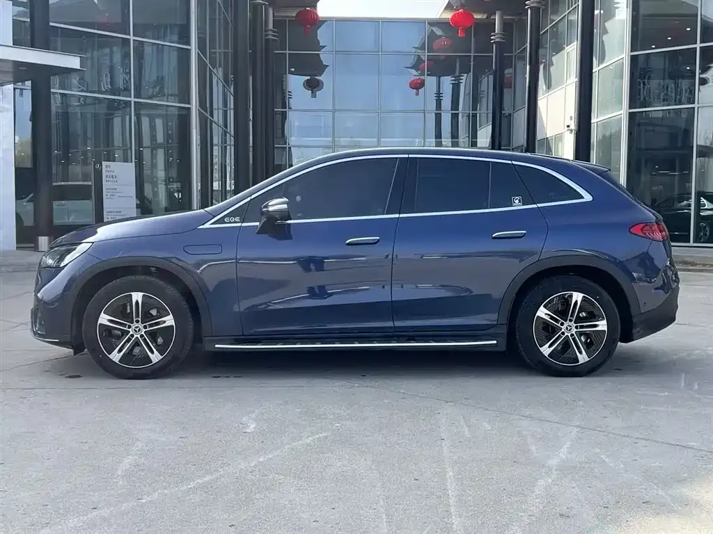 Mercedes-Benz EQE SUV — фото 9