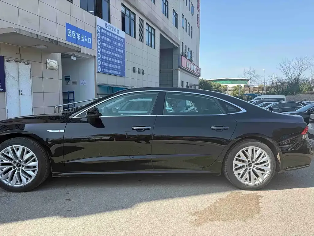Audi A7L — фото 6