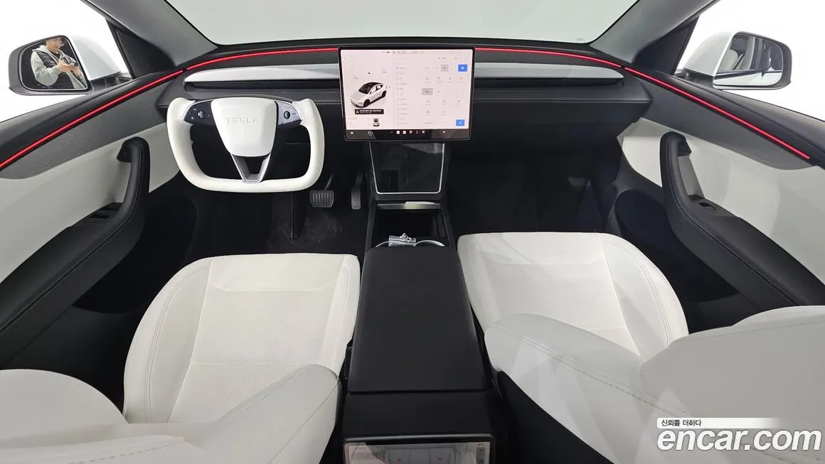 Tesla Model Y — фото 10