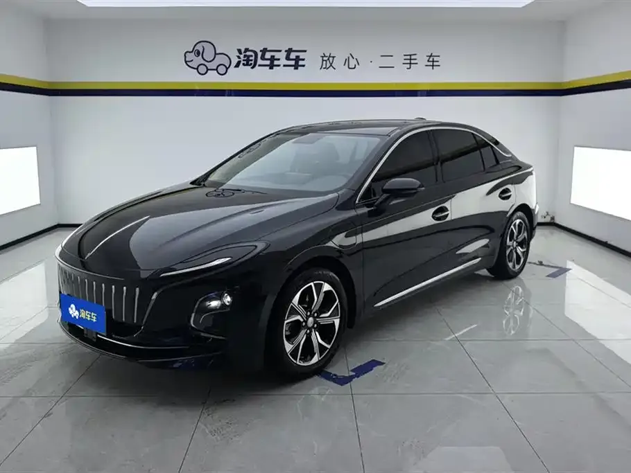 Hongqi E-QM5 — фото 1