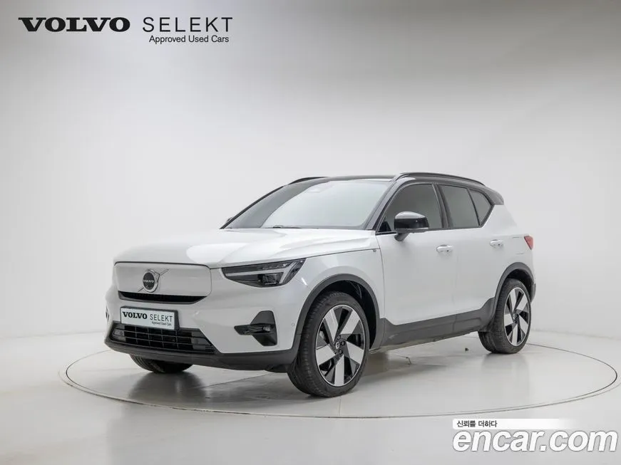 Volvo XC40 — фото 1