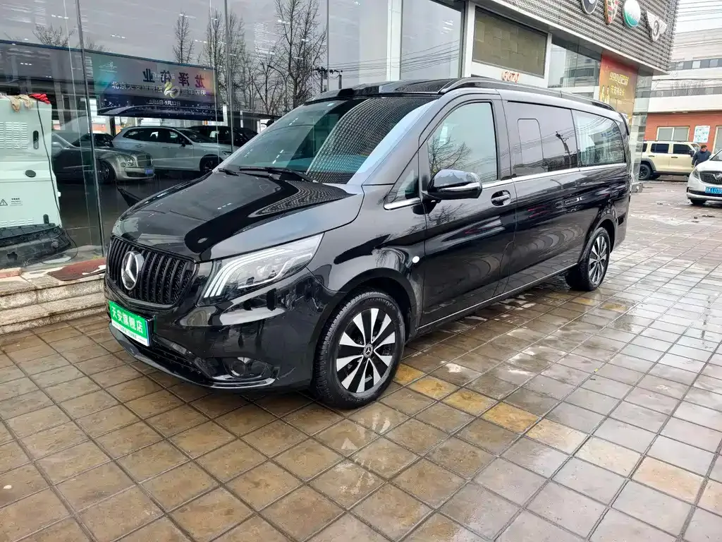 Mercedes-Benz Vito — фото 1