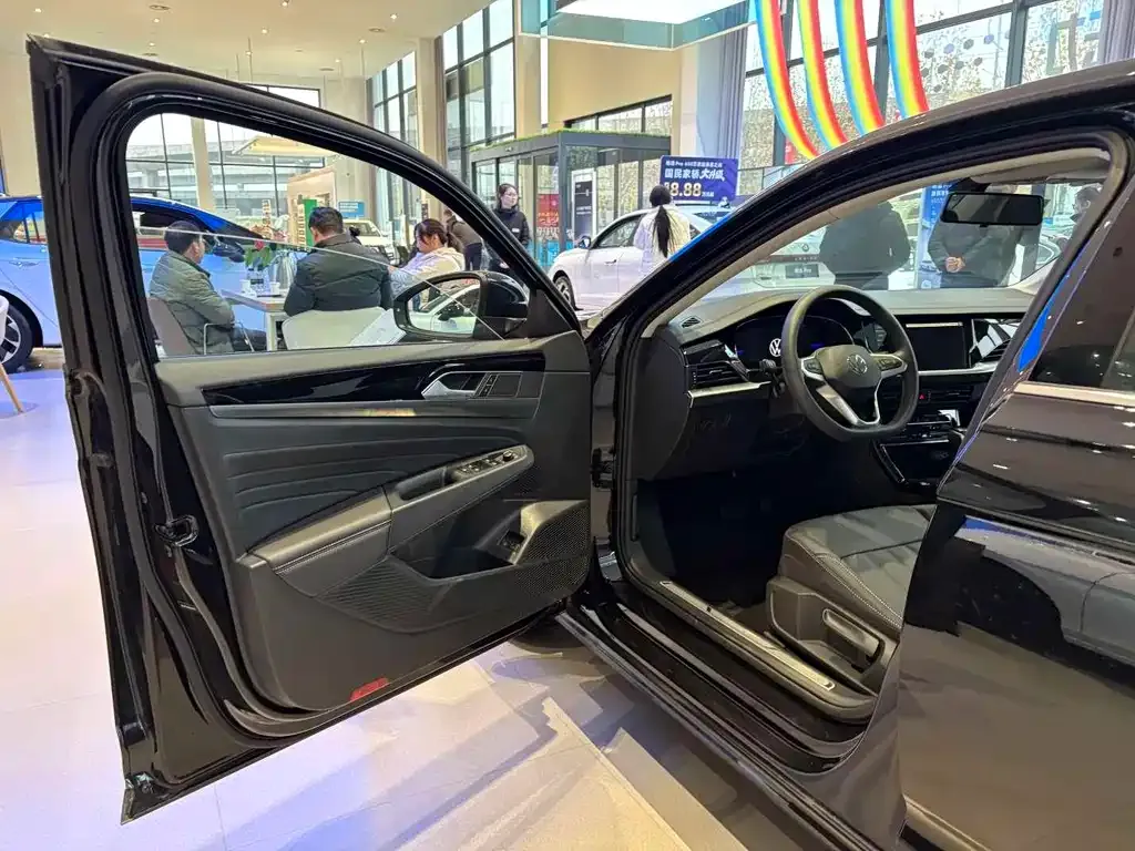 Volkswagen Passat New Energy — фото 4