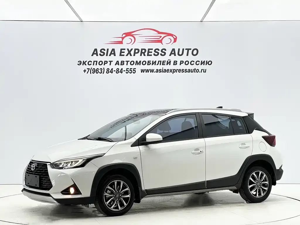 Toyota Yaris L — фото 1