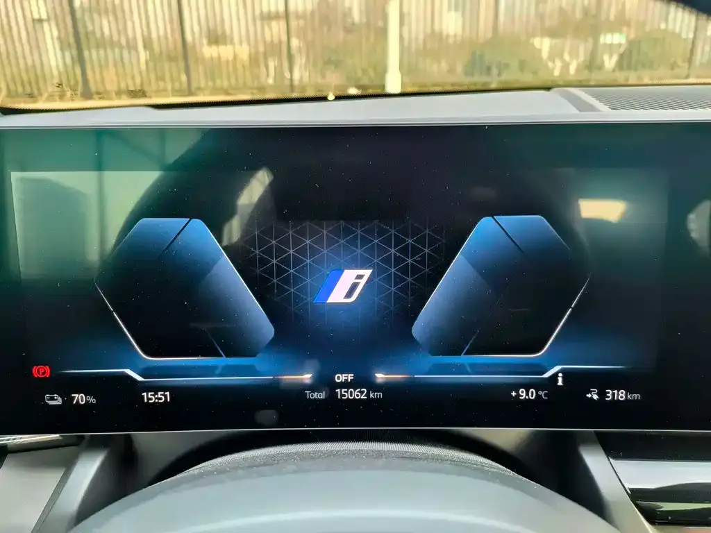 BMW i5 — фото 4