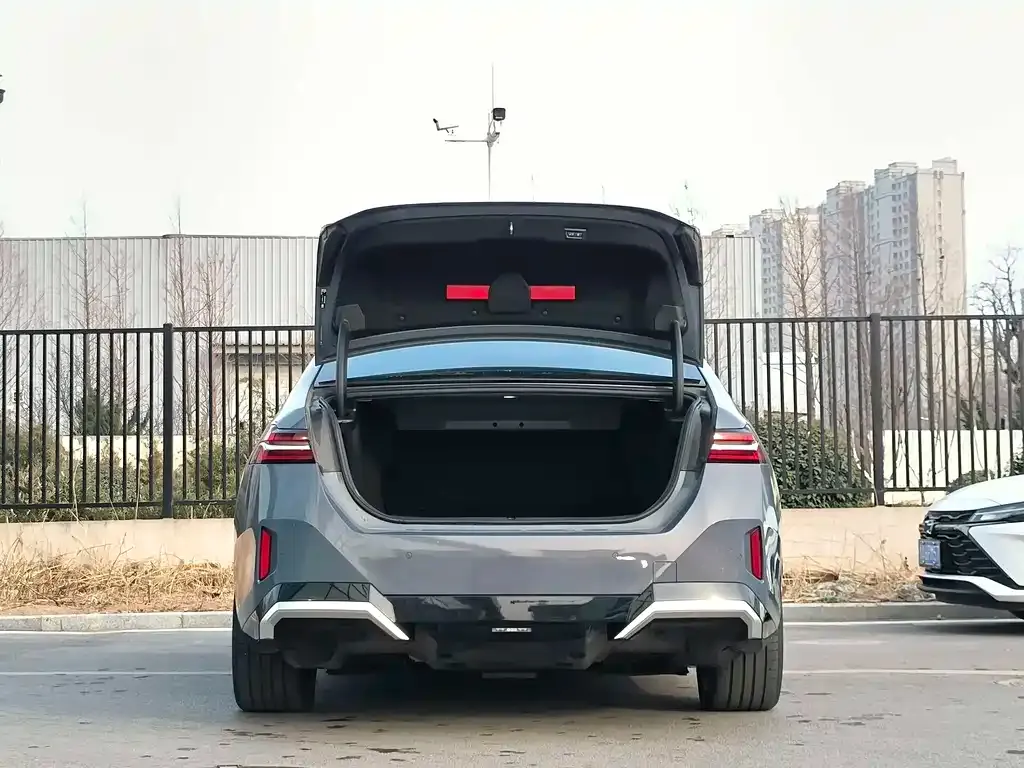 BMW i5 — фото 9