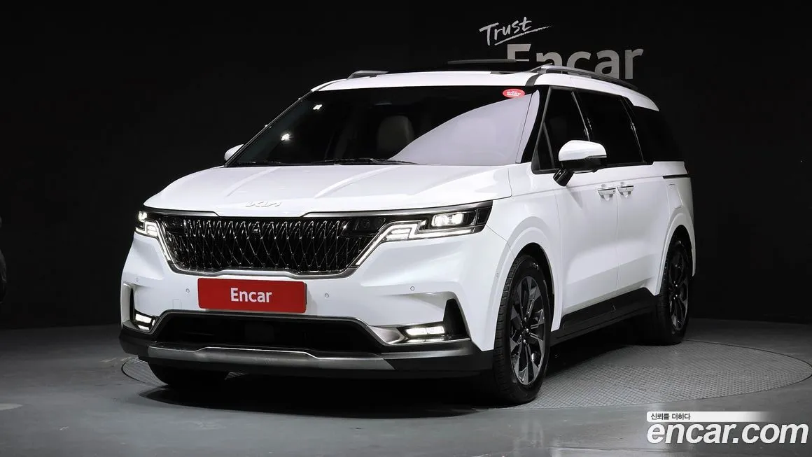 Kia Carnival — фото 1