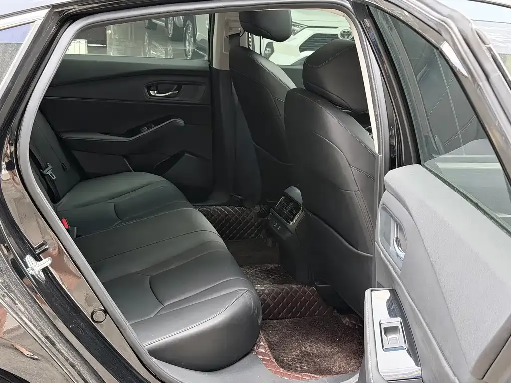 Honda Accord — фото 6
