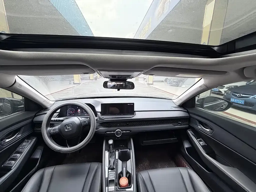 Honda Accord — фото 10