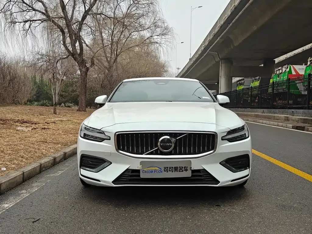 Volvo S60 — фото 4