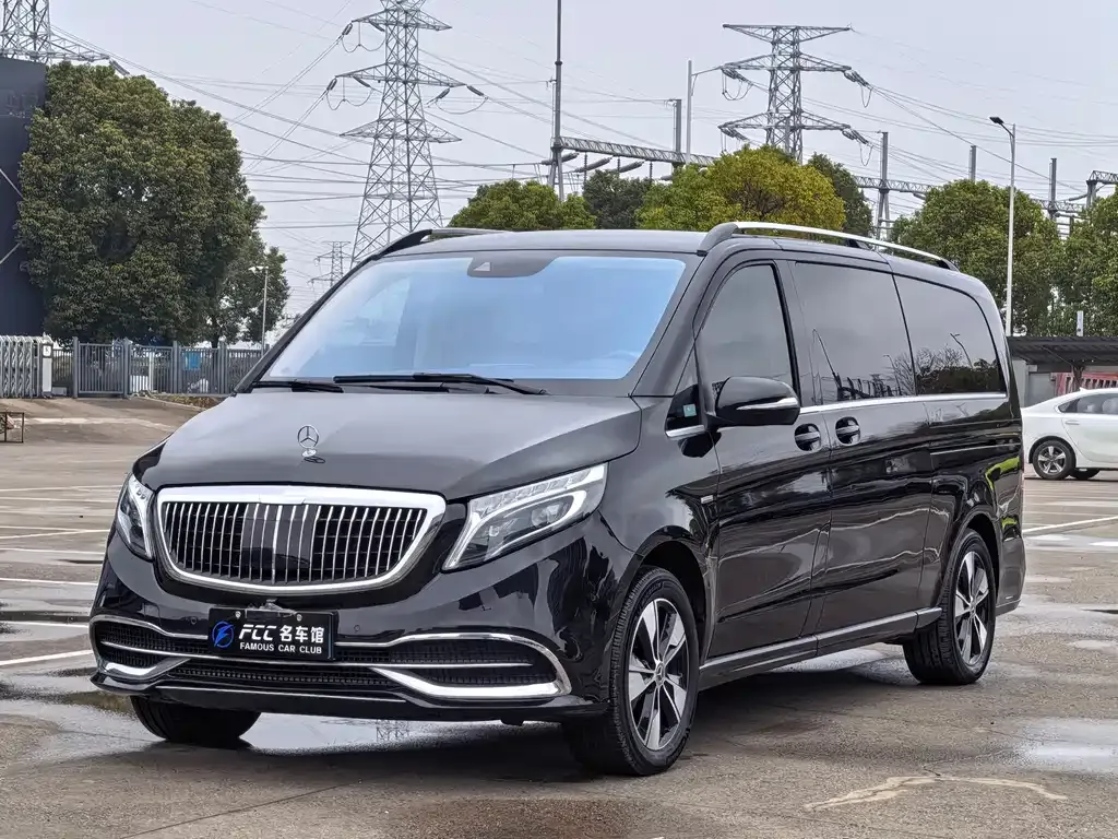 Mercedes-Benz V-Class — фото 1