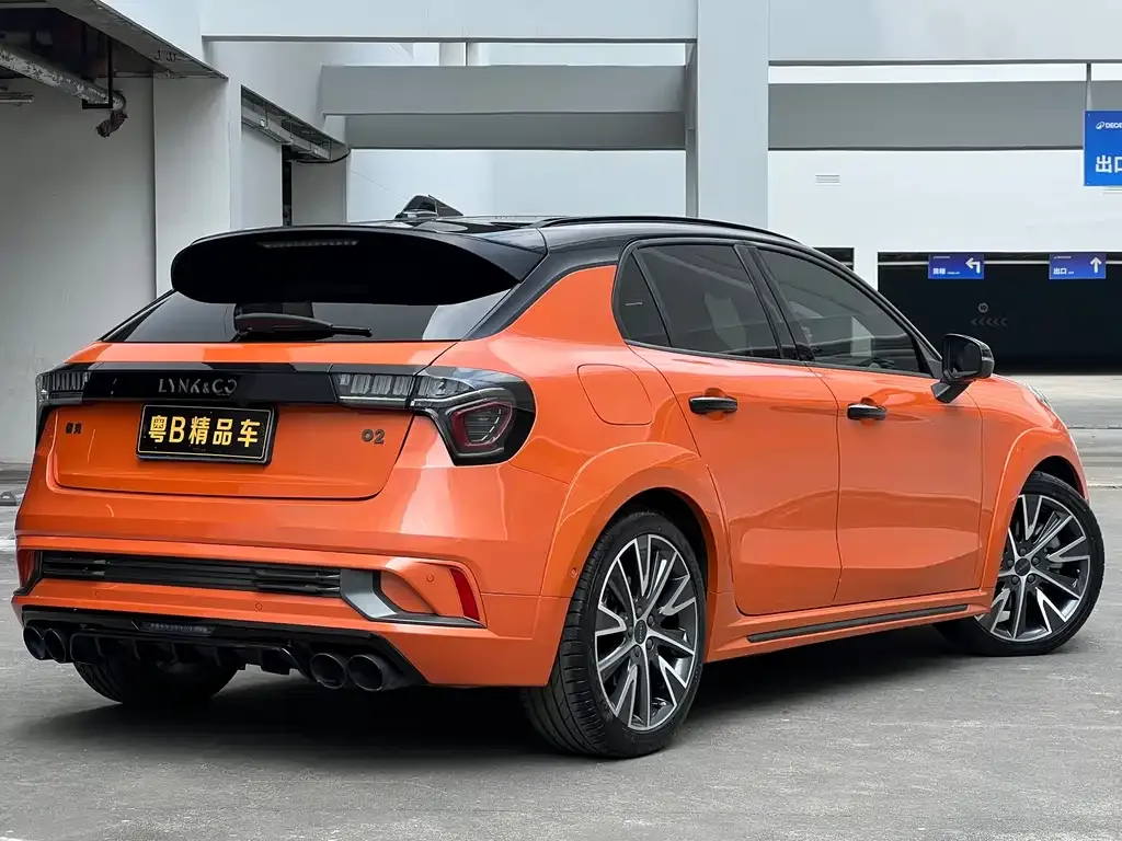 Lynk & Co 02 Hatchback — фото 9
