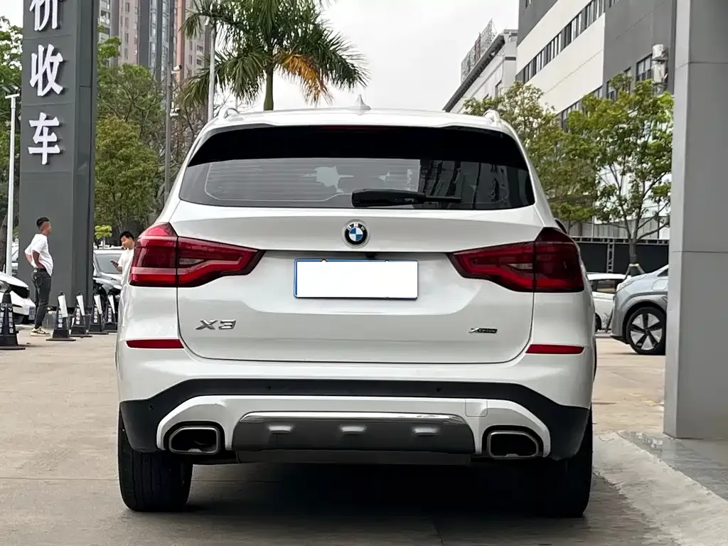 BMW X3 — фото 9