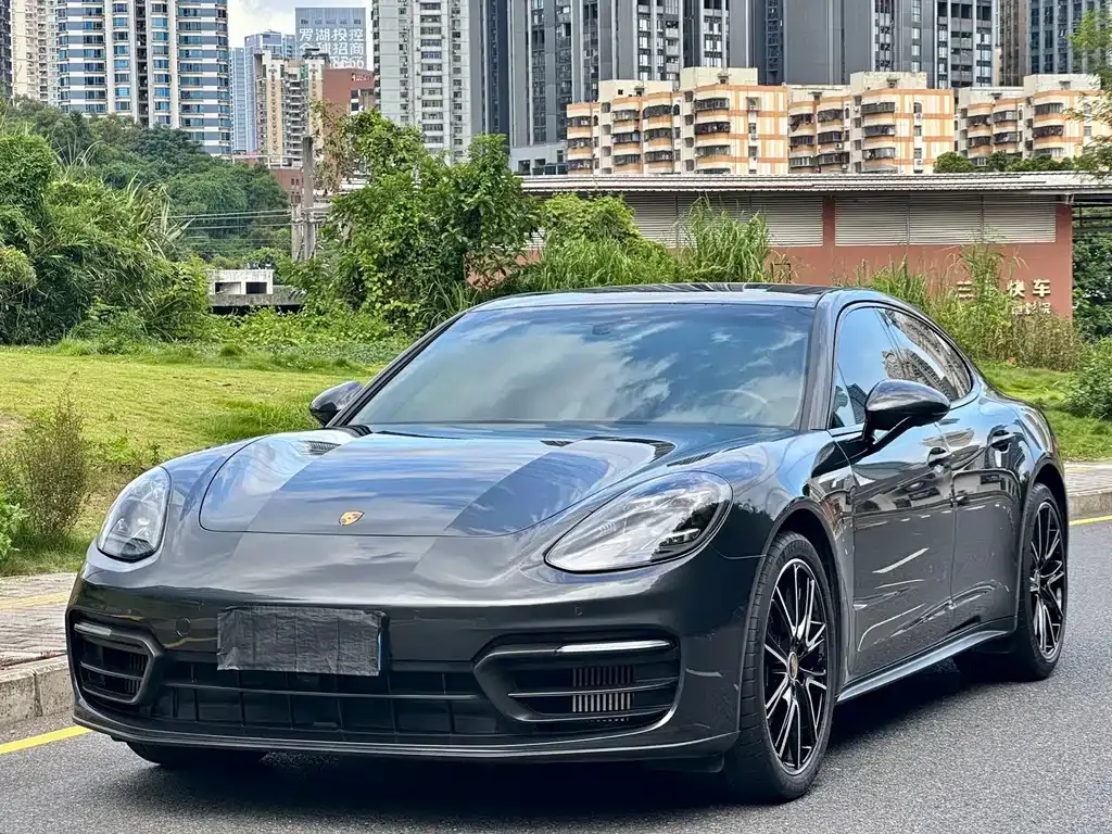 Porsche Panamera — фото 1
