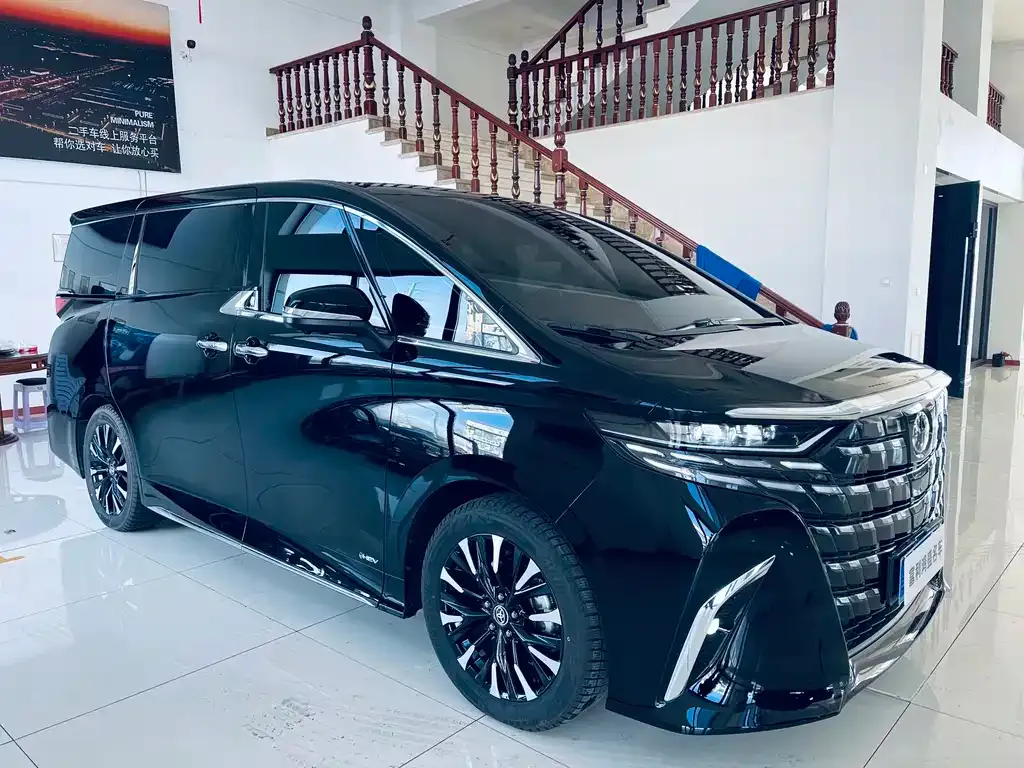 Toyota Alphard — фото 5