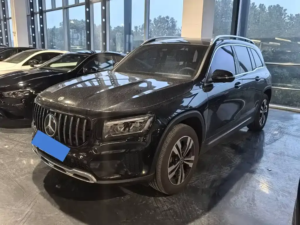 Mercedes-Benz GLB — фото 1