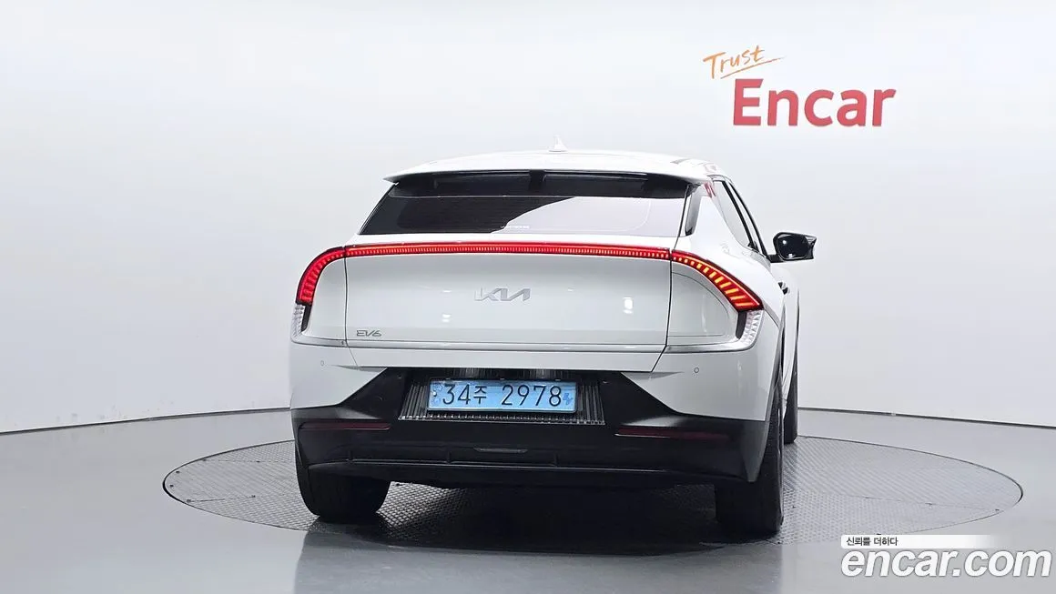 Kia EV6 — фото 9