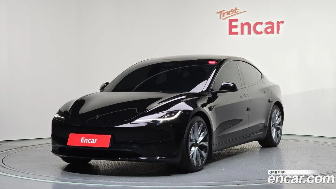 Tesla Model 3 — фото 1