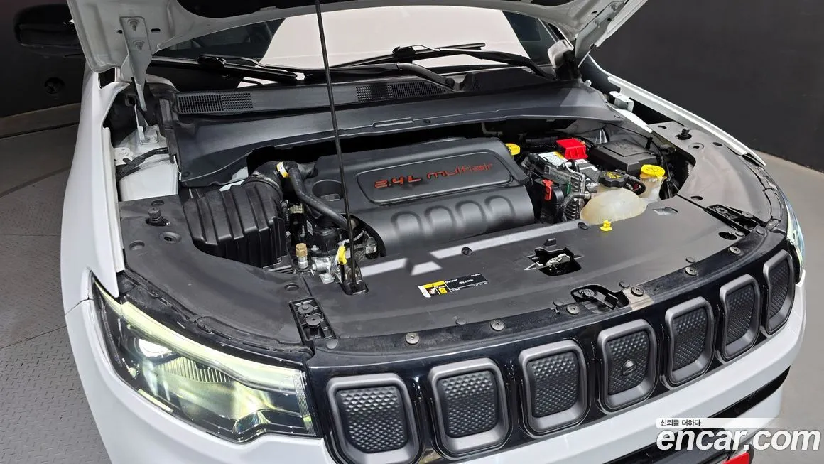 Jeep Compass — фото 8