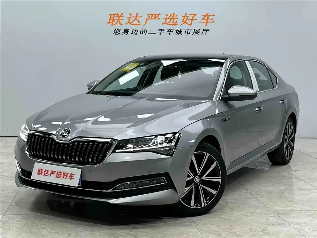 Skoda Superb — фото 1