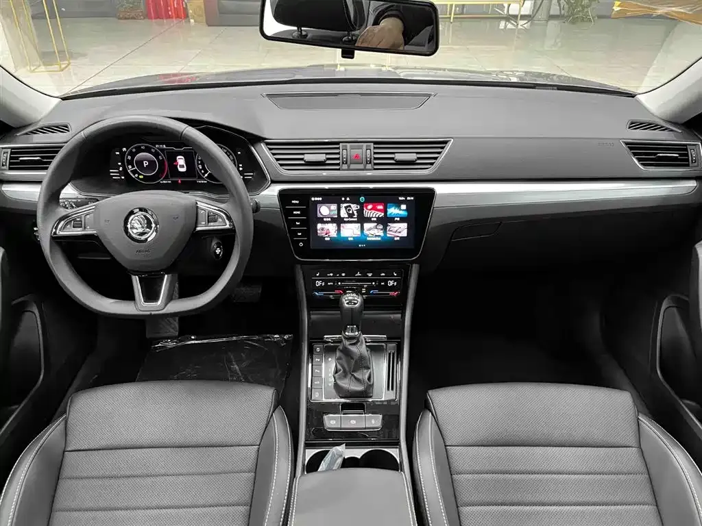 Skoda Superb — фото 3