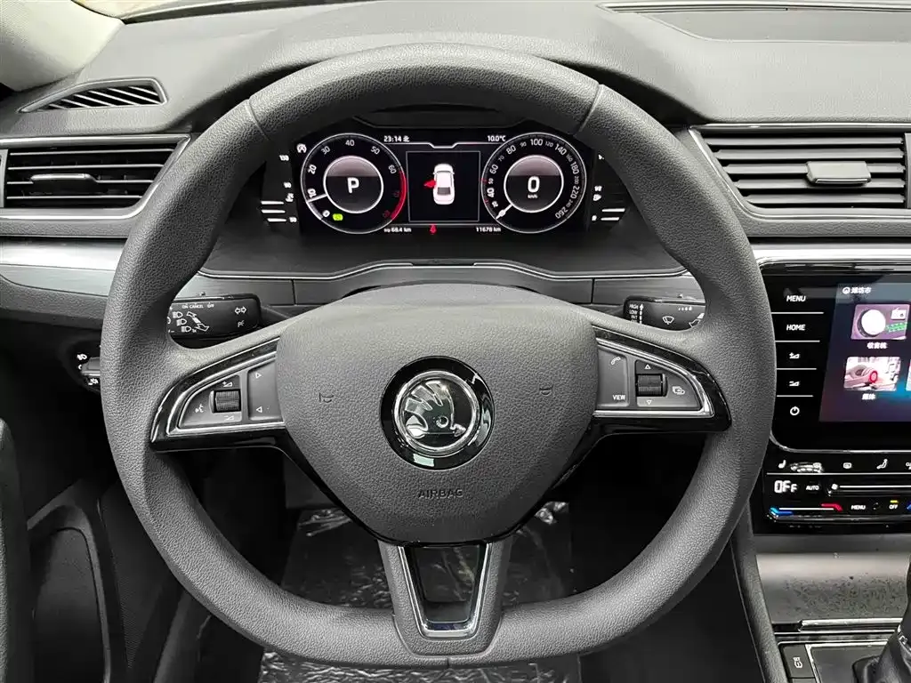 Skoda Superb — фото 9
