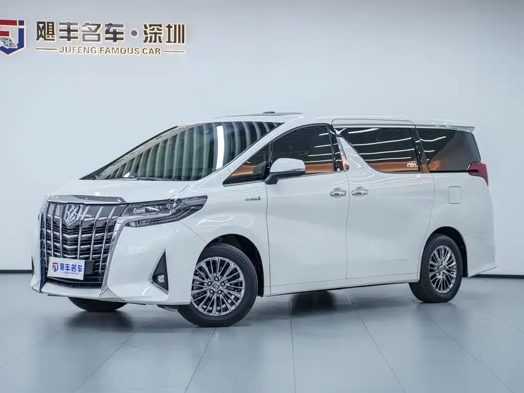 Toyota Alphard — фото 1