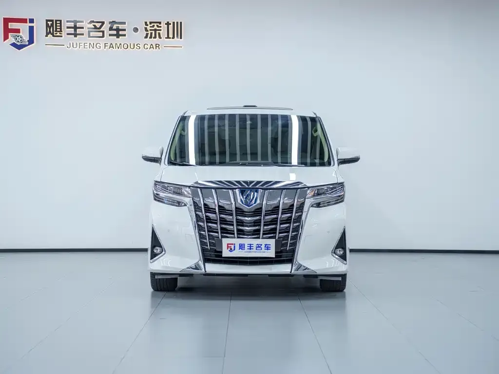 Toyota Alphard — фото 3