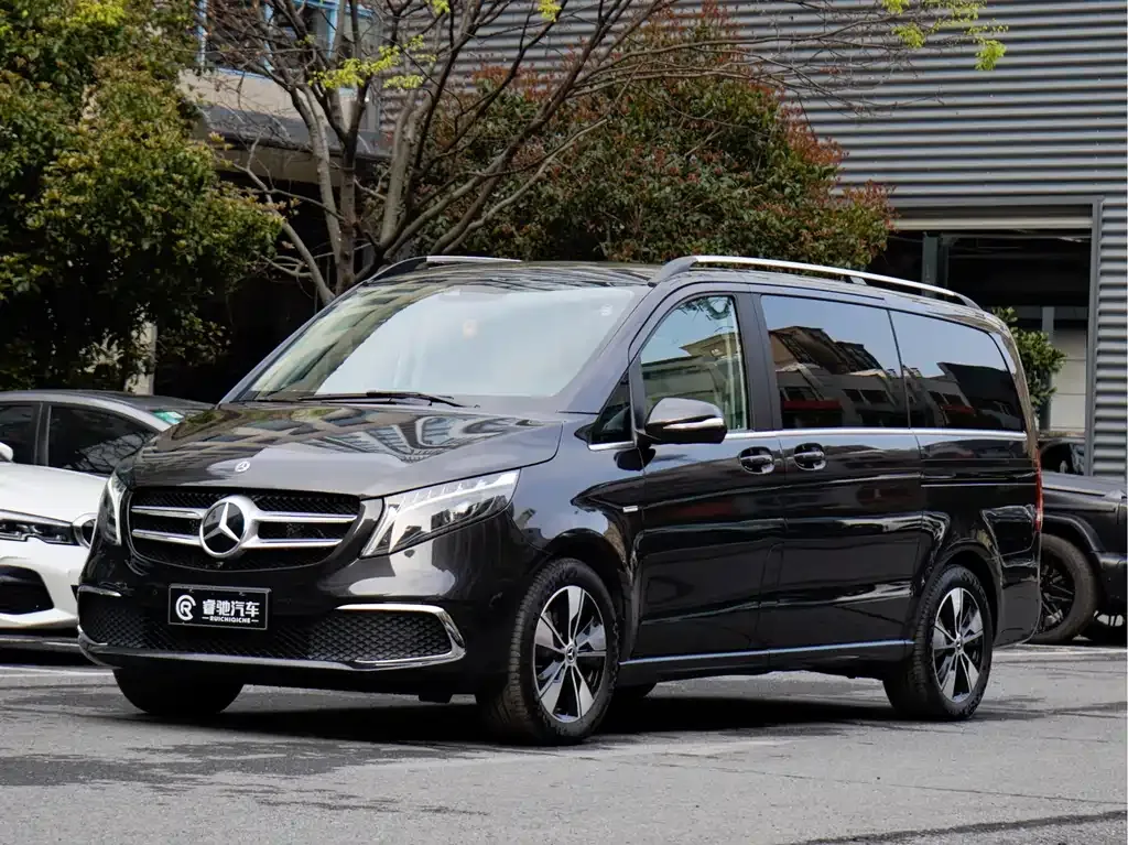 Mercedes-Benz V-Class — фото 1