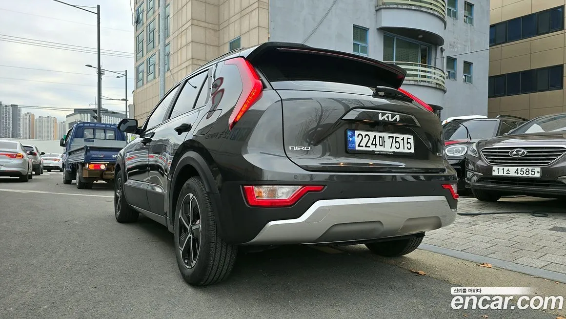 Kia Niro — фото 10
