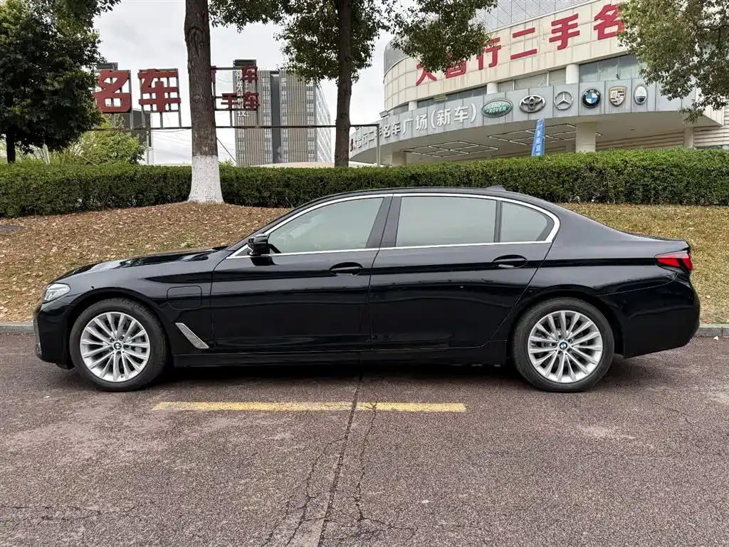 BMW 5 Series New Energy — фото 6