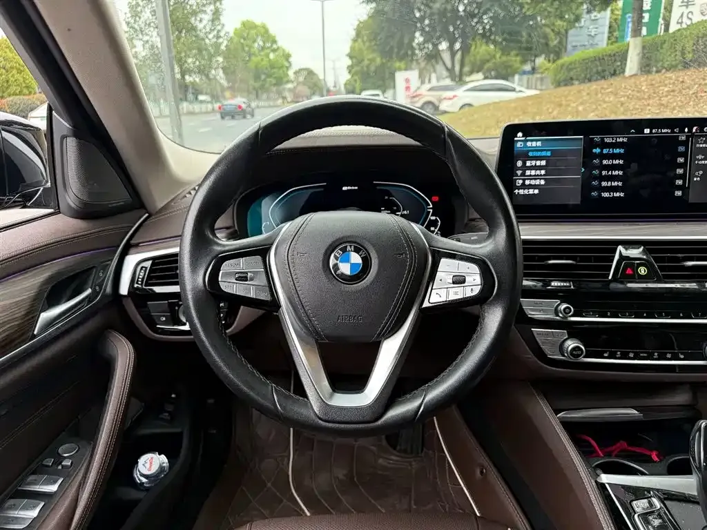 BMW 5 Series New Energy — фото 4