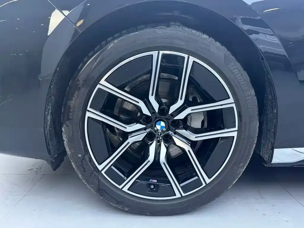 BMW 7 Series — фото 10