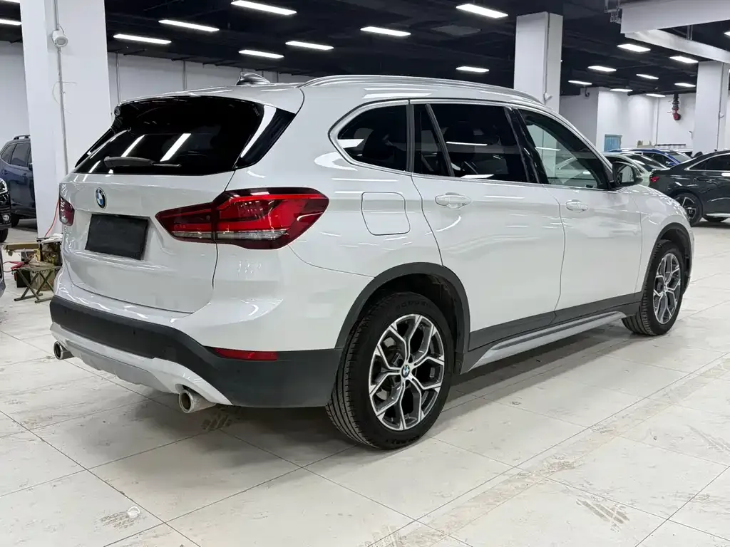 BMW X1 — фото 7